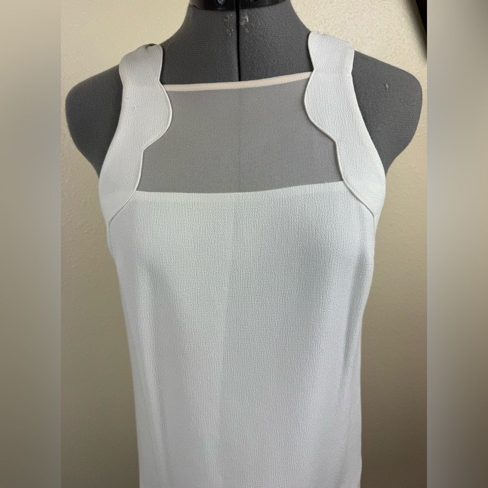 Monaco White Scalloped Sheath Dress Sleeveless Cocktail Bridal Textured XS 0 - Picture 2 of 12